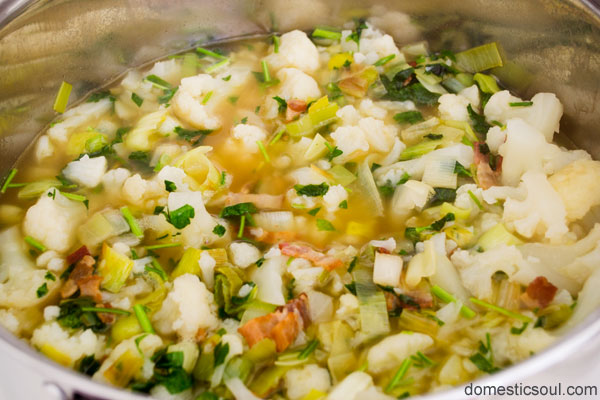 Cauliflower Leek Soup with Bacon recipe from domesticsoul.com